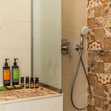 Endless East Luxury House