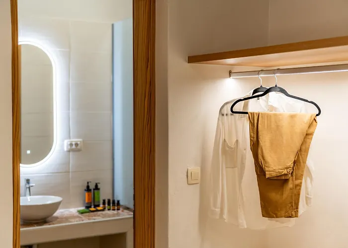 Endless East Luxury House